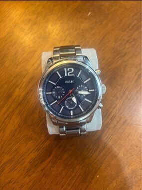 Relic Men's Silver Bracelet Watch with Black Dial